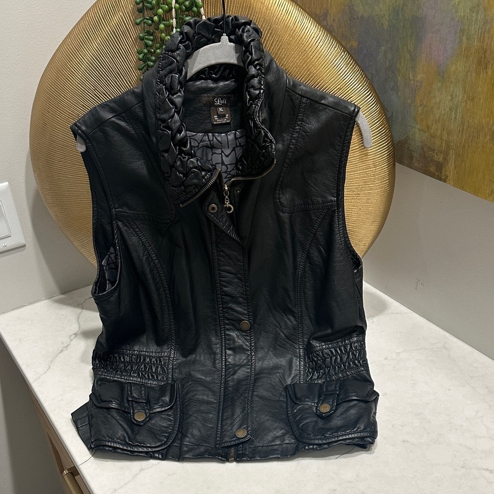 Luii Women's Black Faux Leather Vest with Quilted Collar